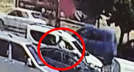 Cinnet geçiren eski nişanlı sevgilisinin ayaklarından vurup intihar etti
