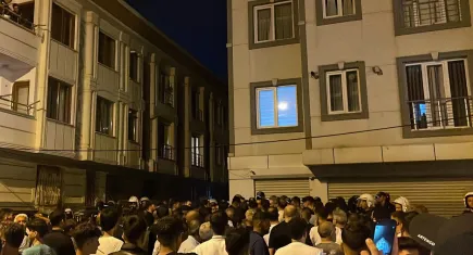 İstanbul’da taciz iddiası: Madde bağımlısı şahıs öfkeli vatandaşlar tarafından yakalandı