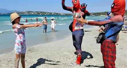Örümcek Adamlar Çeşme'de