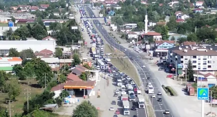 Otoyol kapandı... D-100’de kilometrelerce kuyruk oluştu