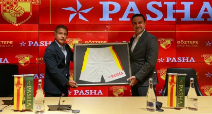 Göztepe'nin forma şort arka sponsoru Pasha Grup oldu