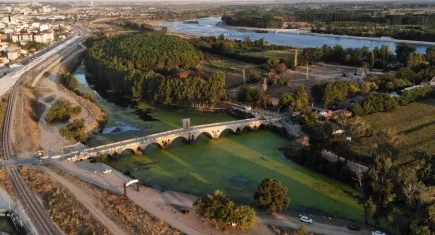 Edirne’de kuraklık alarmı: Yolda çökmeler oluştu