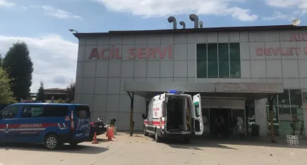Görümce geline kaynar su dökerek hastanelik etti