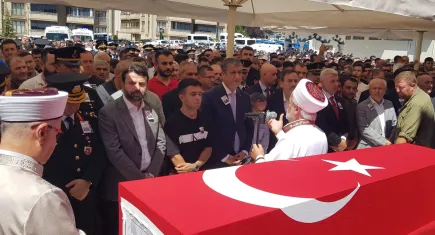 Görevdeyken kalp krizi sonucu şehit olan astsubay toprağa verildi