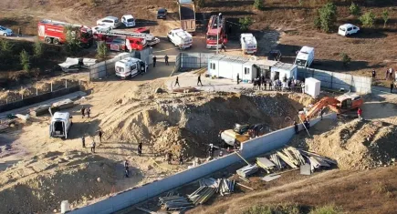 İstanbul'da göçük: 2 işçi hayat mücadelesi veriyor