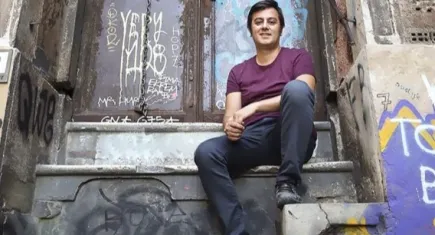Kağıt helva satan bir baba, uzaylı bir anne… Bu kitap ile aile içindeki alışılmış roller değişiyor!