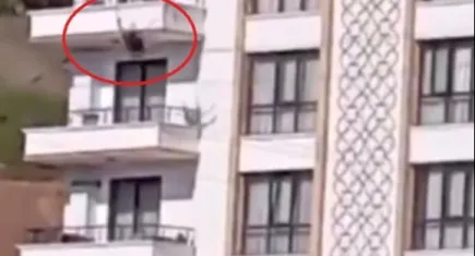 Uzman doktor balkondan atlayarak intihar etti!