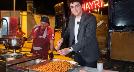 Instagram’a erişim kısıtlaması kalktı: 20 yaşındaki genç lokma döktürüp dağıttı