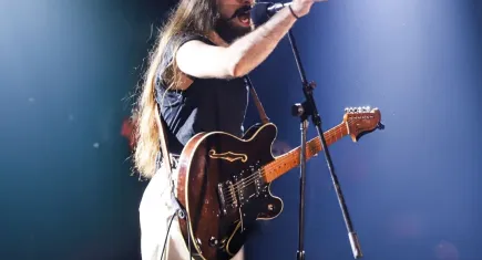 Anadolu Rock’ın yeni seslerinden Emre Fel İzmir’de sevenleriyle buluşacak
