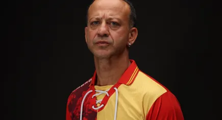 Göztepe 100.yıl formasını Rıza Kocaoğlu ile tanıttı