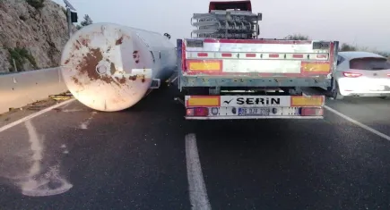 Gaz tankeri kaza yaptı: Muğla yolu trafiğe kapandı