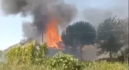 Denizli’de yangın paniği: Tek katlı ev küle döndü