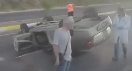 Balıkesir'de kaza:Otomobil takla attı