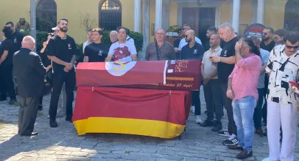 Oyuncu Aydemir Akbaş son yolculuğuna uğurlandı