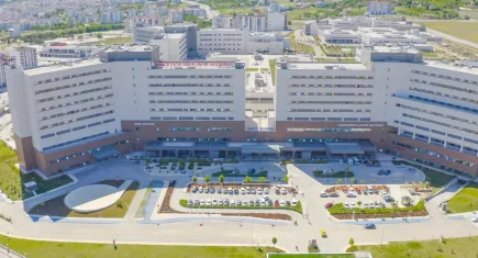 Elazığ Şehir Hastanesi'nde başarılı operasyonlar devam ediyor