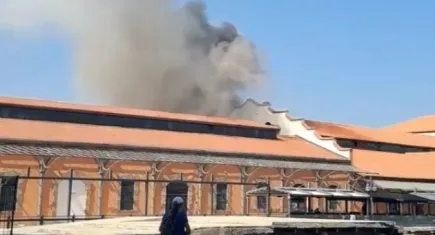 İzmir haber: Konak Pier’de yangın!