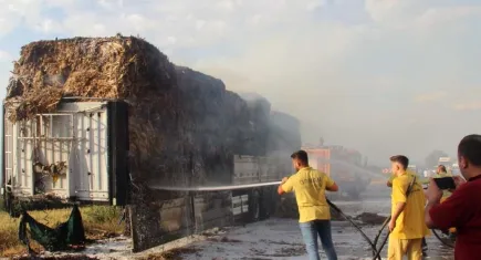 Saman yüklü tır alev alev yandı!