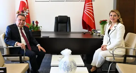 Başkan Böcek'ten Özel'e geçmiş olsun ziyareti