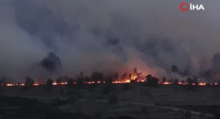Gerede yanmaya devam ediyor... Ekipler havadan ve karadan müdahalede