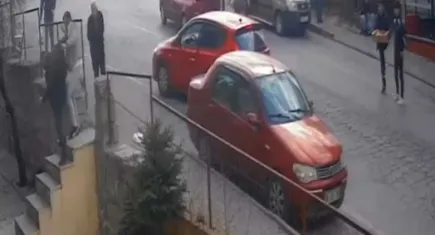 Önce silahla vurdu sonra üzerinden arabayla geçti!