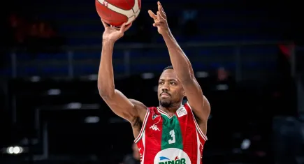 Karşıyaka Errick McCollum ile devam ediyor