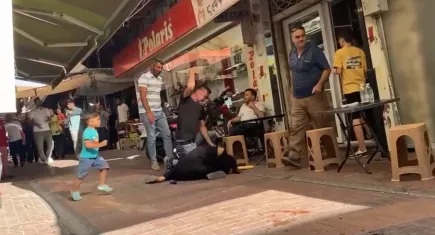 Manisa'da sokak ortasında kadına şiddet!