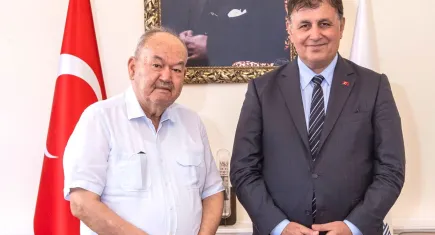 Başkan Tugay’dan eski Başkan Özfatura ile bir araya geldi