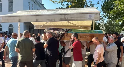 Önce bıçaklanıp sonra yakılan çifte Kocaeli'de son uğurlama