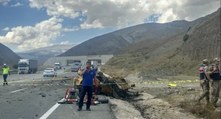 Erzincan-Sivas kara yolunda kaza: Ölü ve yaralılar var