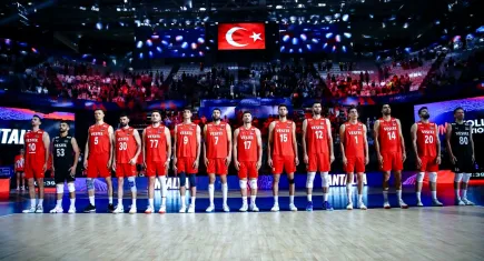 Filenin Efeleri parkeye çıkıyor