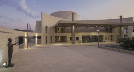 Sıcakta adlı resim sergisi İzmir’de sanatseverlere kapılarını açıyor