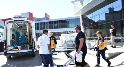 Yenidoğan bebek, ambulans uçakla Gaziantep'ten İstanbul'a sevk edildi
