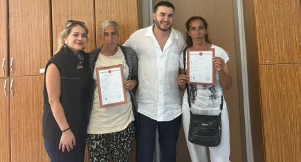 Mustafa Ceceli'den yangın mağduru iki kardeşe ev