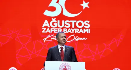 İzmir’de 30 Ağustos’ta bağımsızlık mücadelesi veren kahramanlar anıldı