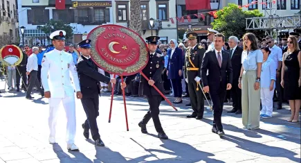 30 Ağustos Çeşme'de coşkuyla kutlandı