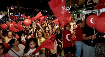 Bayraklı’da Zafer Bayramı