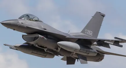 F-16 savaş uçağı düştü