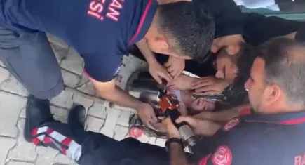 Oyun oynamak için girdiği düdüklü tencerede sıkıştı
