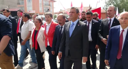 Özel’den Kütahya’da 30 Ağustos kutlamalarındaki protokol krizine tepki