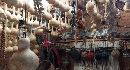 Asırlık objelerle evini müzeye çevirdi