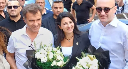 Beşiktaş'ın ikinci başkanı Hüseyin Yücel'e coşkulu karşılama