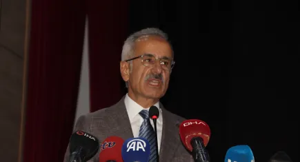 Bakan Uraloğlu'ndan Hızlı tren açıklaması