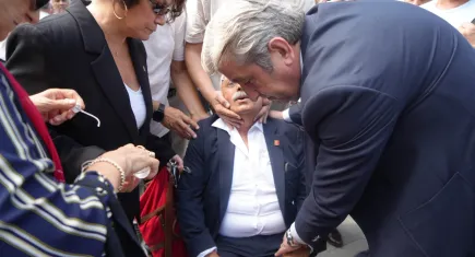 CHP’nin yıl dönümünde başkan fenalaştı