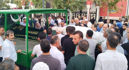 1 liralık indirim için öldürülmüşlerdi: Baba ve kız son yolculuğuna uğurlandı