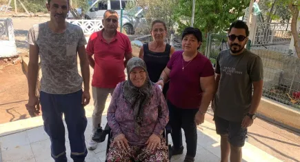 Aydın'da akülü tekerlekli sandalye sahibine ulaştı