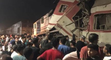 iki yolcu treni çarpıştı: Çok sayıda ölü ve yaralılar var!