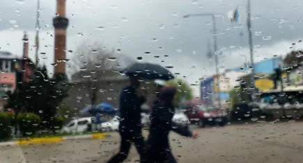 Bayburt sağanak yağışa teslim oldu
