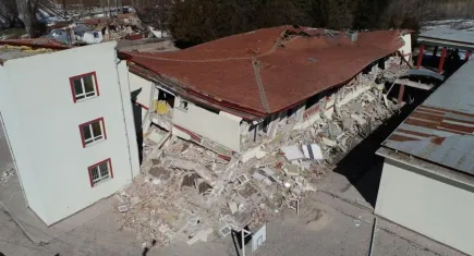 Depremin eğitim alanındaki enkazı… Sorunlar çözüm bekliyor!