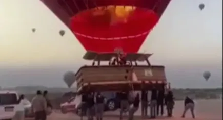 Görülmemiş kaza: Balon ile otomobil çarpıştı!