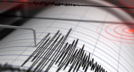 Ege Denizi’nde korkutan deprem: İki kez sallandı
